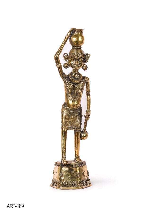 Statue of Madin