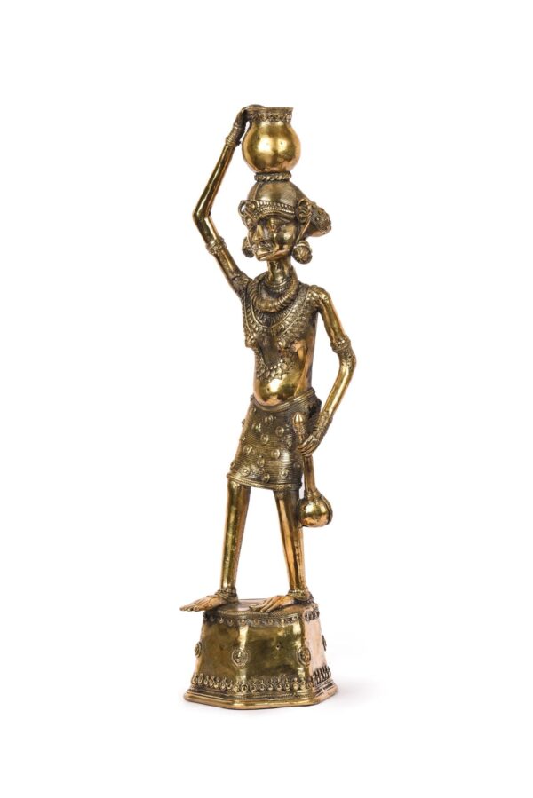 Statue of Madin