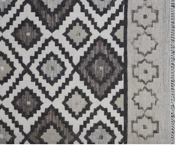 Hand Woven Woolen Rug