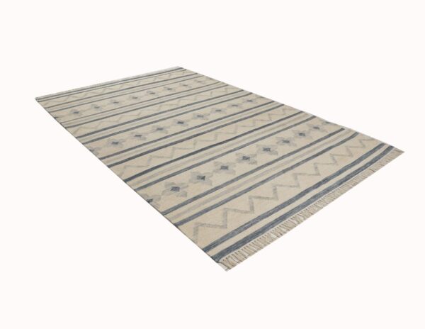 Hand Woven Woolen Rug