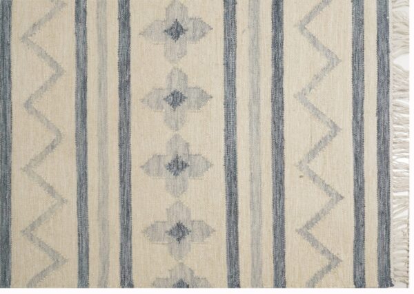 Hand Woven Woolen Rug