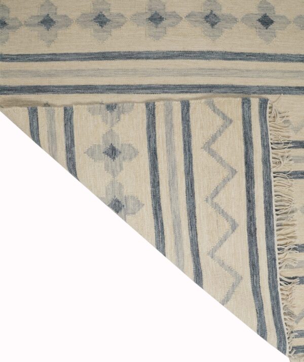 Hand Woven Woolen Rug