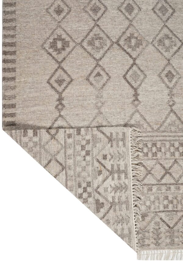Hand Woven Woolen Rug