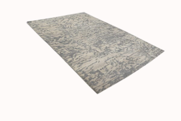 Hand Knotted Woolen Carpets