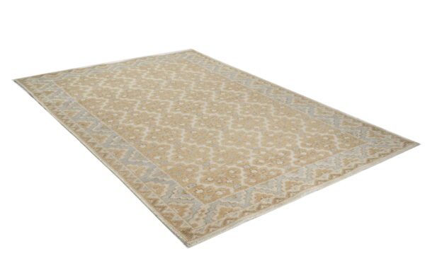 Hand Knotted Woolen Carpets