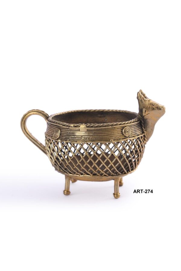 Penstand in Shape of Nandi