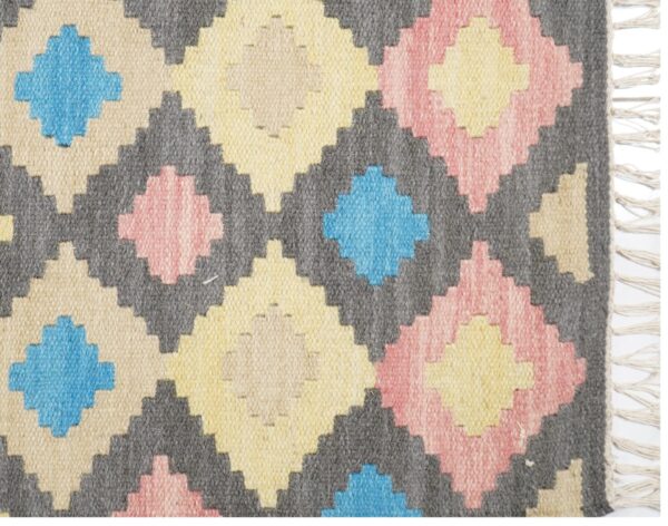 Kashi Kilim Hand Woven Woolen Rug